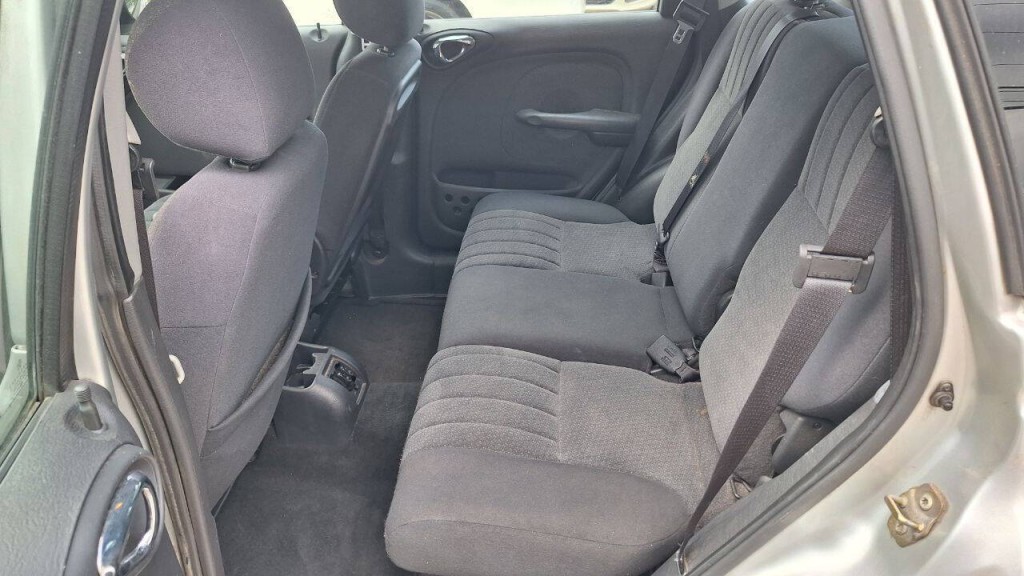2004 Chrysler PT Cruiser Image 19