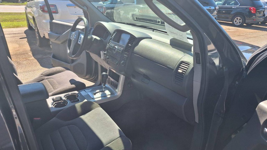 2011 Nissan Pathfinder Image 17