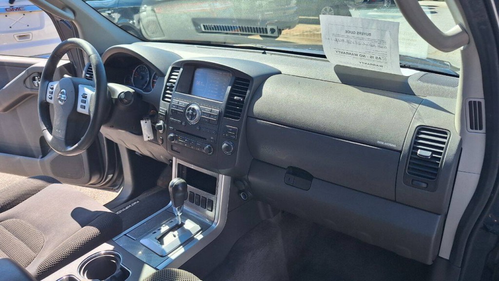 2011 Nissan Pathfinder Image 18