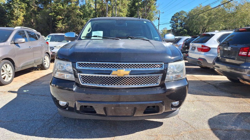 2014 Chevrolet Tahoe Image 2
