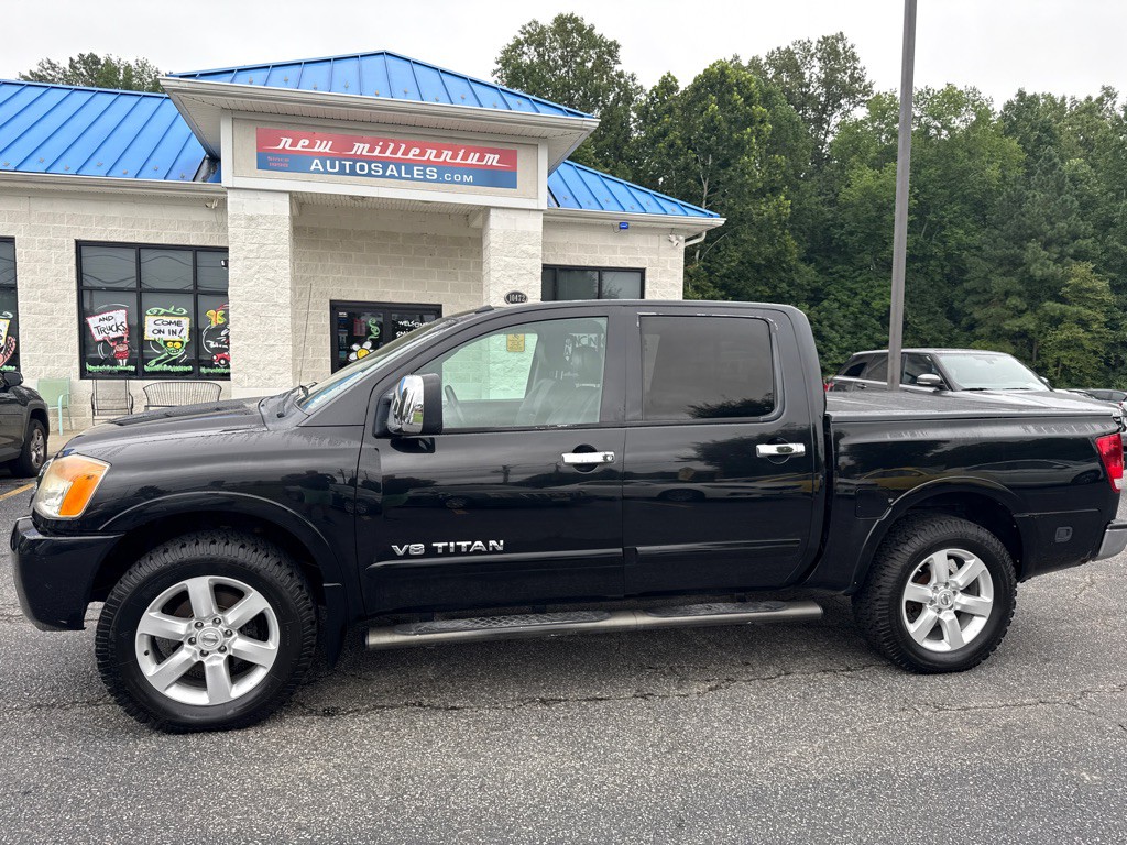 2010 Nissan Titan Image 2