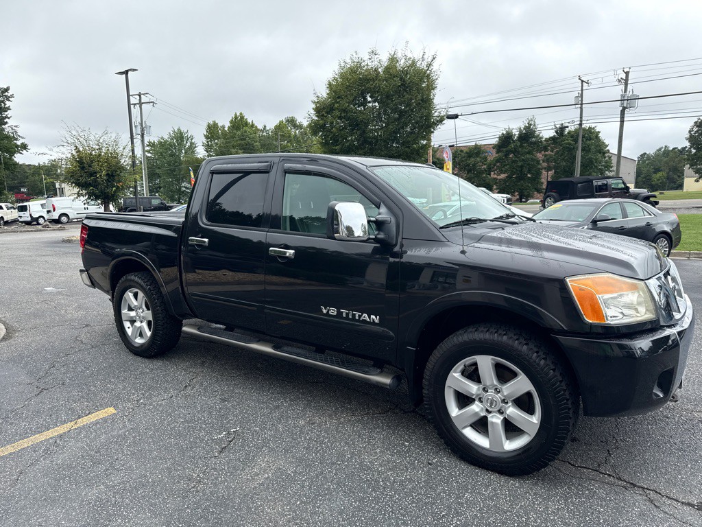 2010 Nissan Titan Image 4