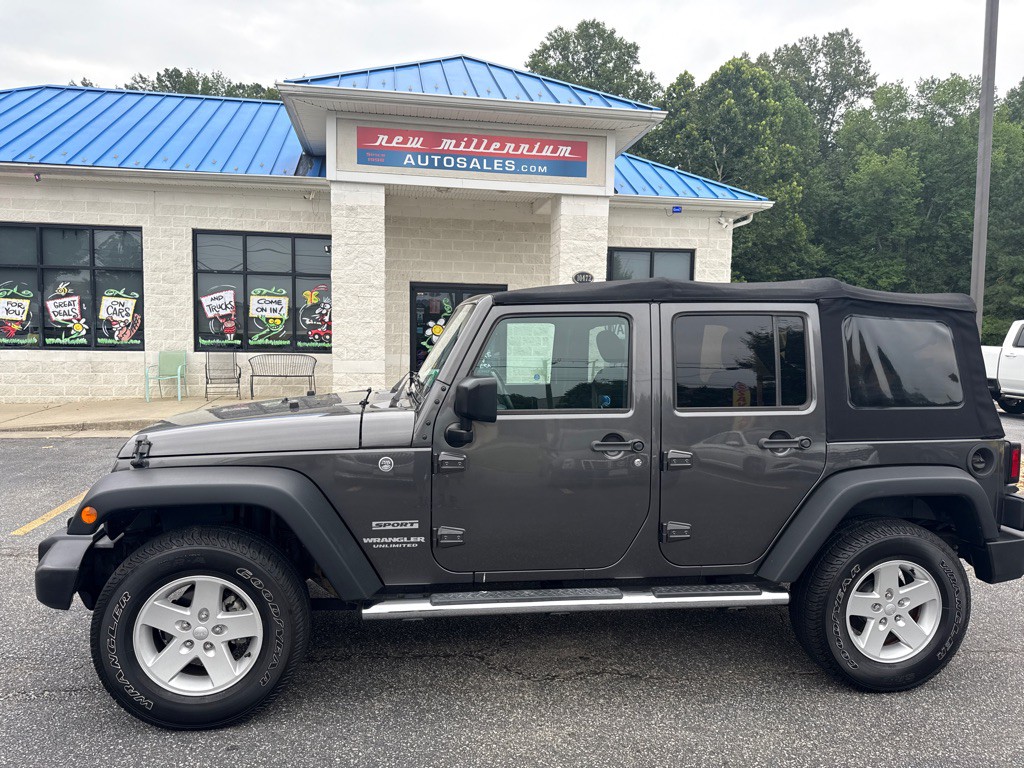 2017 Jeep Wrangler Unlimited Image 2