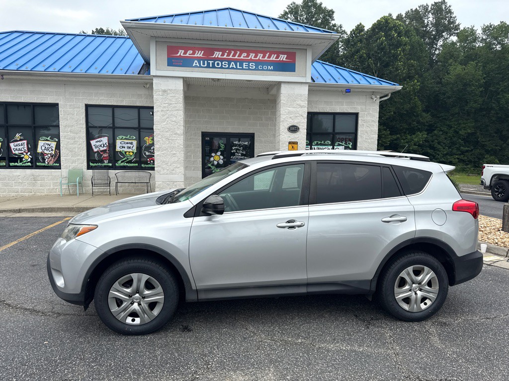 2015 Toyota Rav4 Image 2