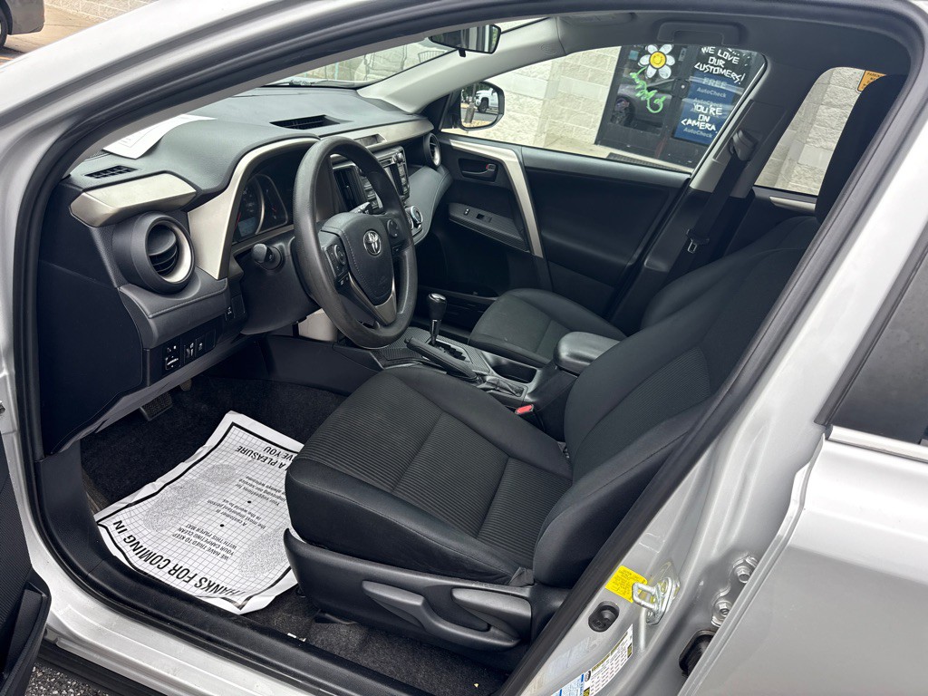 2015 Toyota Rav4 Image 7