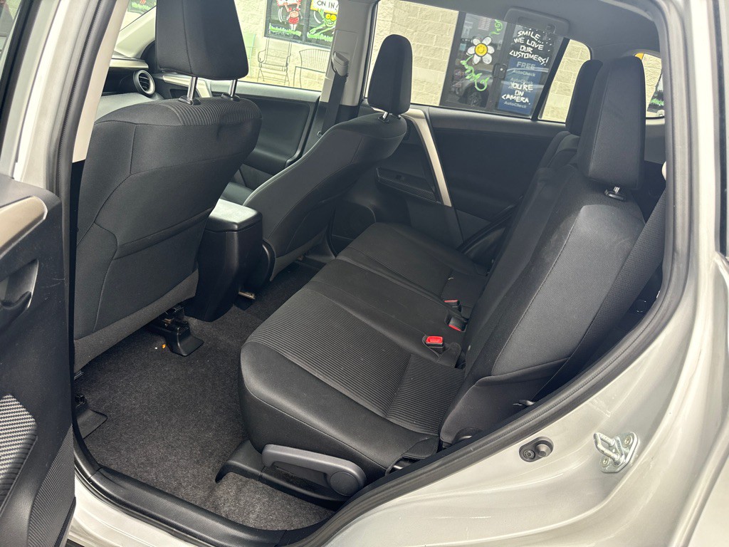 2015 Toyota Rav4 Image 8