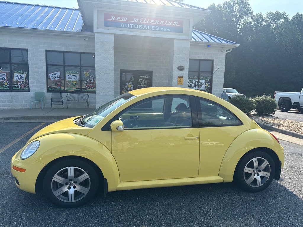 2006 Volkswagen Beetle Image 2