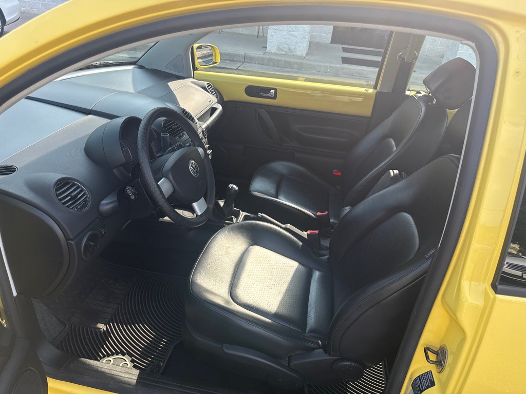 2006 Volkswagen Beetle Image 6