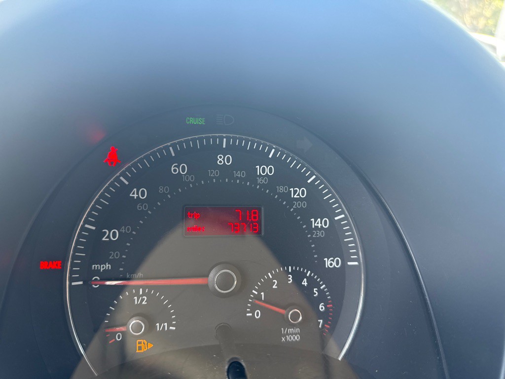 2006 Volkswagen Beetle Image 8