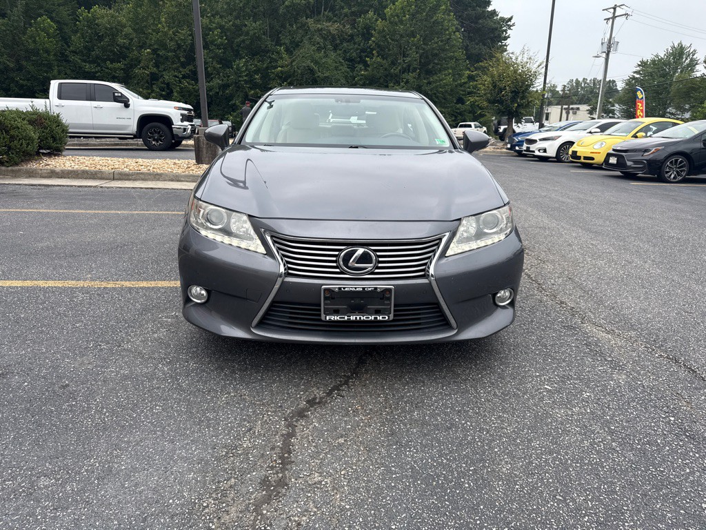 2013 Lexus ES Image 3