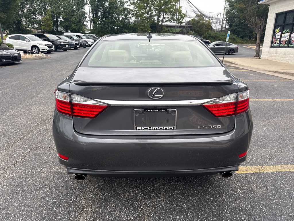2013 Lexus ES Image 5
