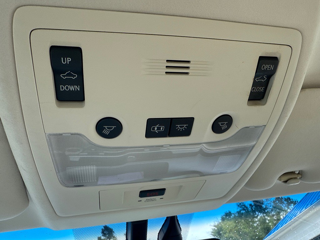 2013 Lexus ES Image 18
