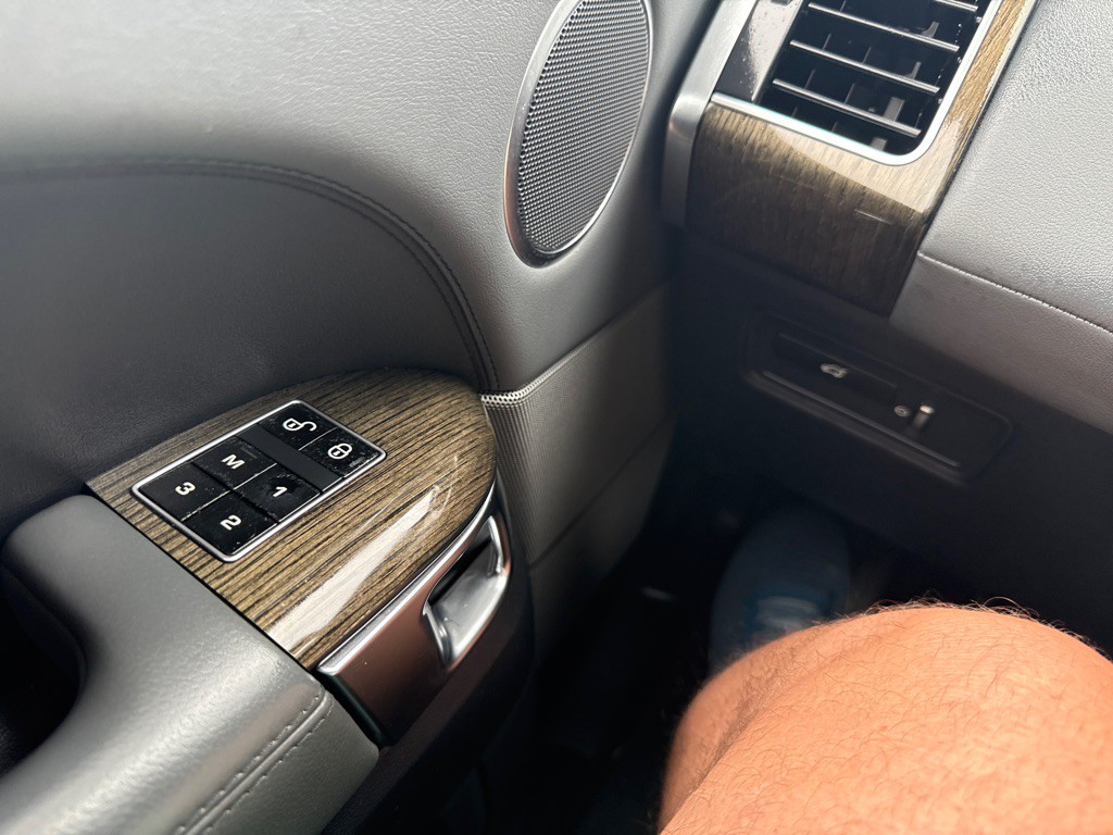 2015 Land Rover Range Rover Sport Image 19