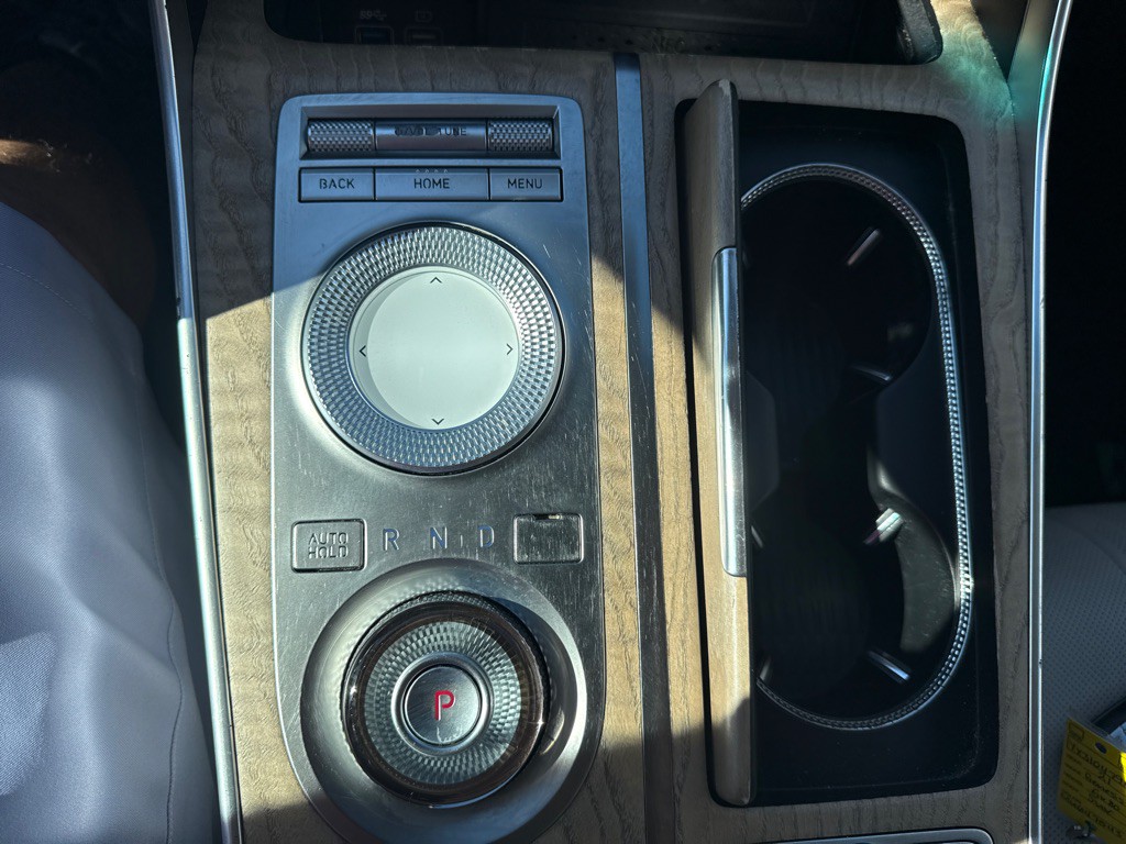 2021 Genesis GV80 Image 16