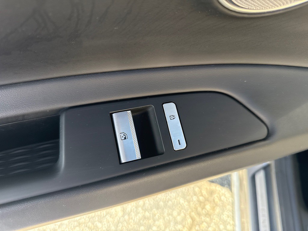 2021 Genesis GV80 Image 17