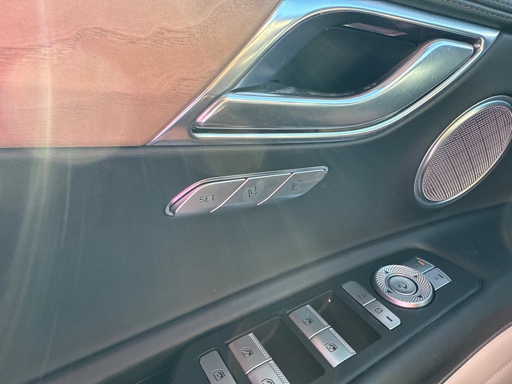 2021 Genesis GV80 Image 22