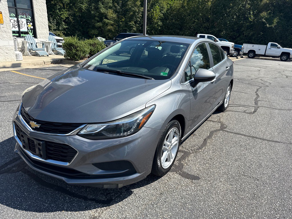2018 Chevrolet Cruze Image 1