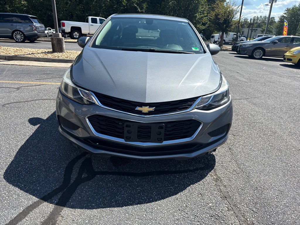 2018 Chevrolet Cruze Image 3