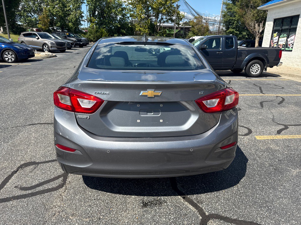 2018 Chevrolet Cruze Image 5