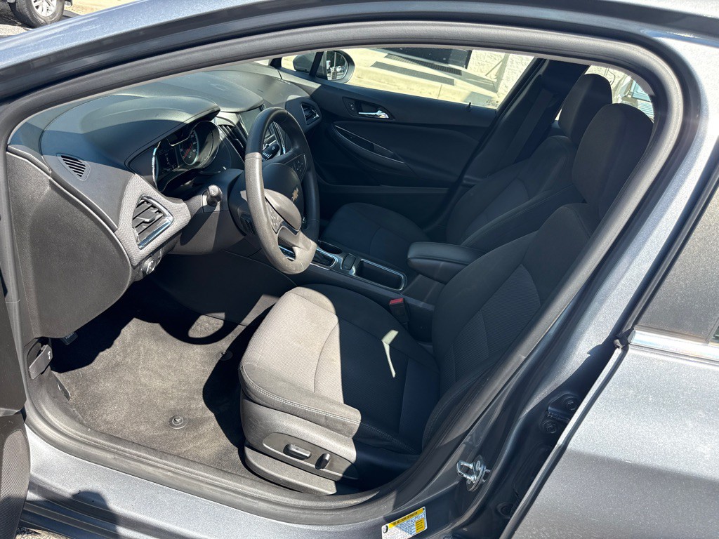 2018 Chevrolet Cruze Image 7