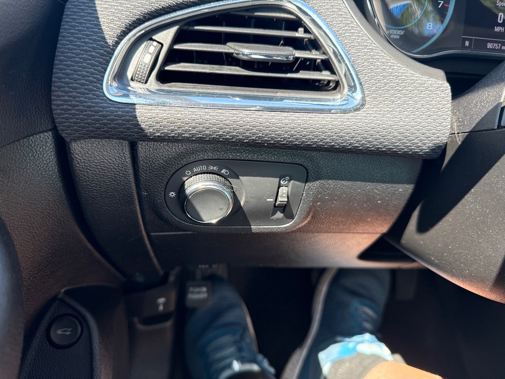 2018 Chevrolet Cruze Image 18