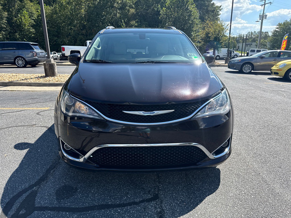 2018 Chrysler Pacifica Image 3