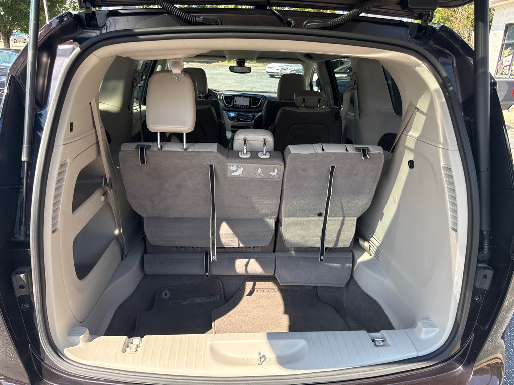 2018 Chrysler Pacifica Image 6