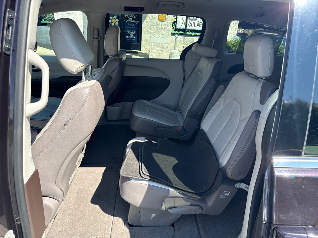 2018 Chrysler Pacifica Image 8