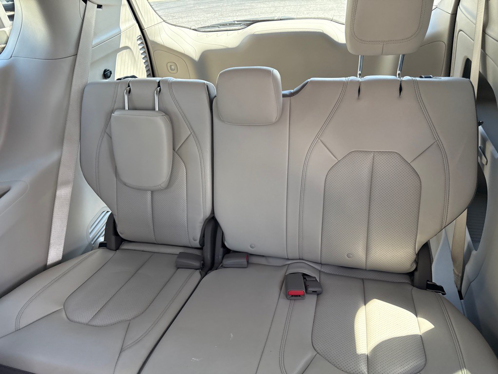 2018 Chrysler Pacifica Image 9