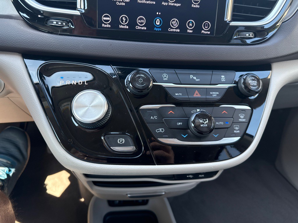 2018 Chrysler Pacifica Image 14