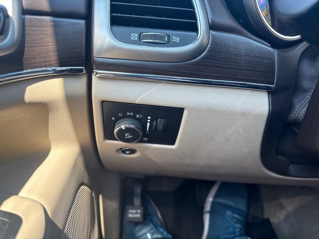 2015 Jeep Grand Cherokee Image 18
