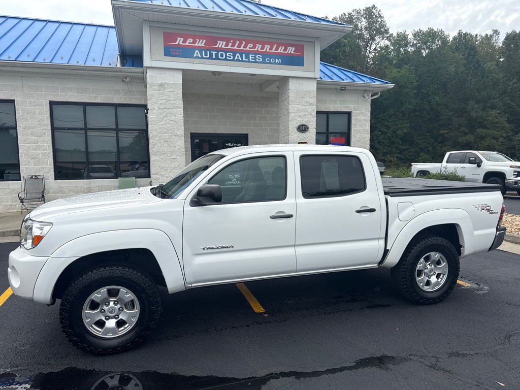 2010 Toyota Tacoma Image 2