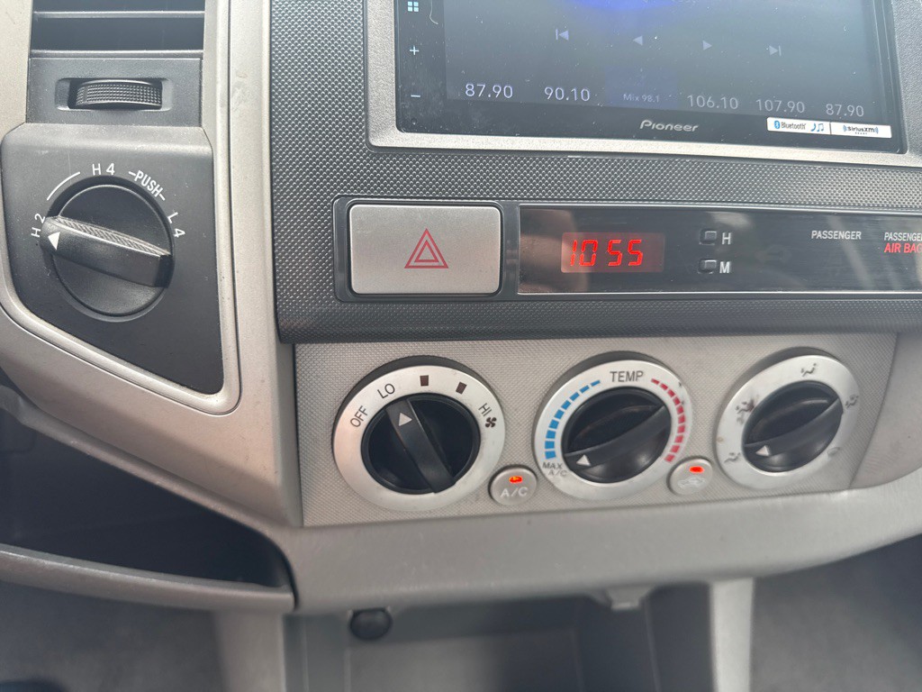 2010 Toyota Tacoma Image 10