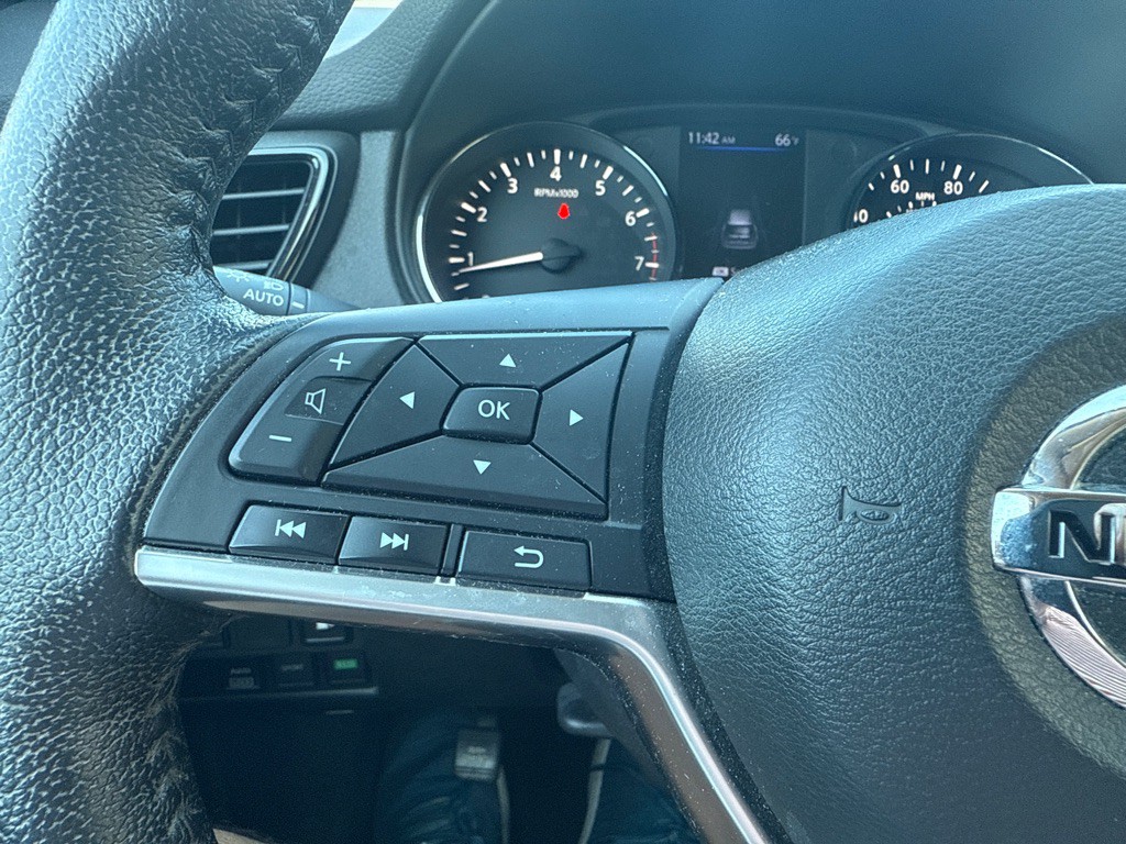 2019 Nissan Rogue Image 15