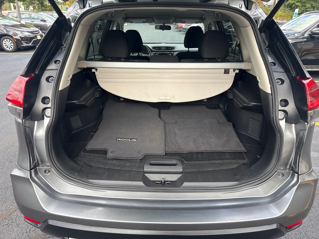 2018 Nissan Rogue Image 6