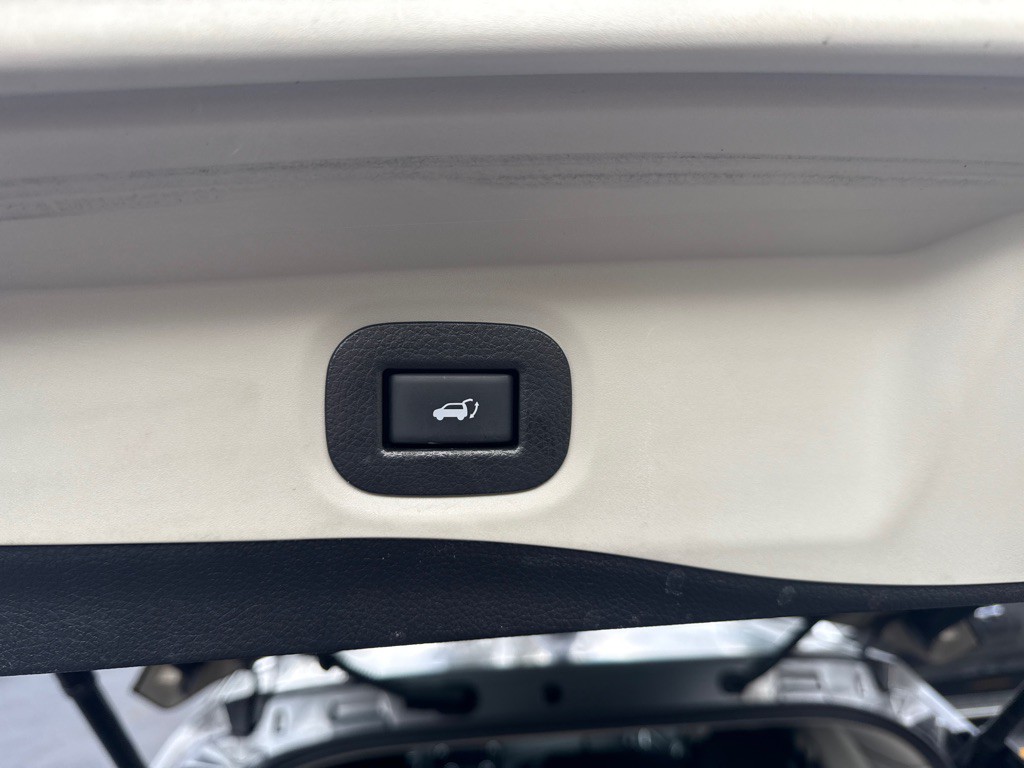 2018 Nissan Rogue Image 7
