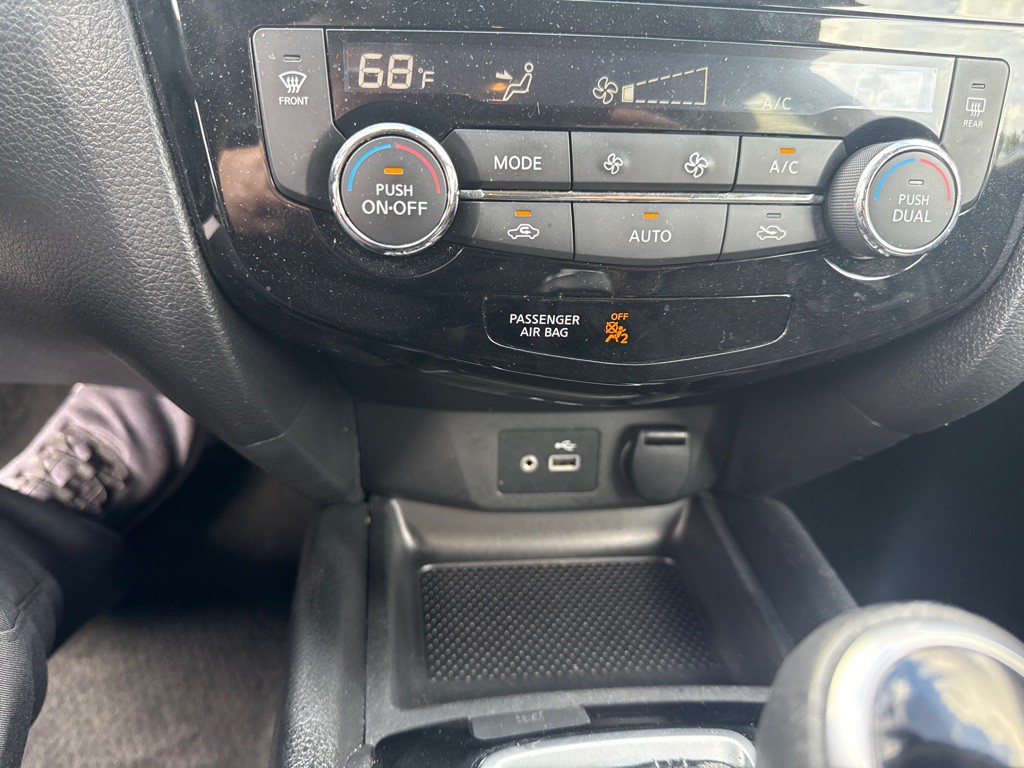 2018 Nissan Rogue Image 14
