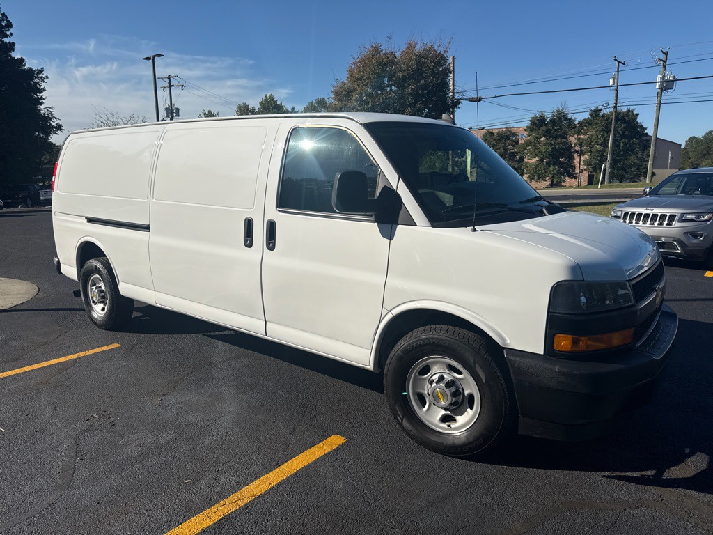 2019 Chevrolet Express Image 4
