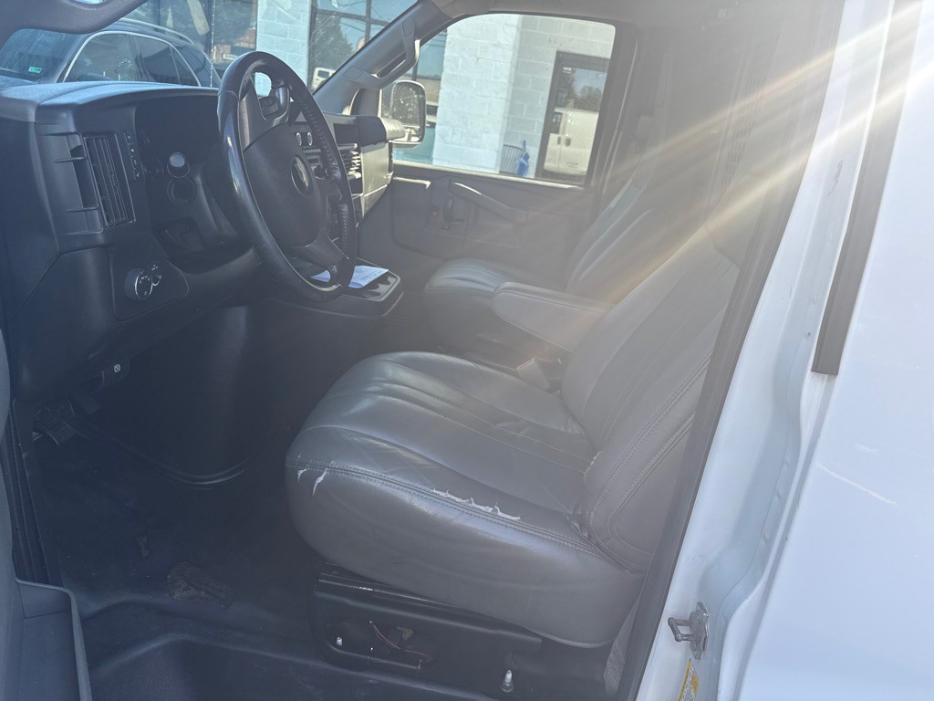2019 Chevrolet Express Image 7