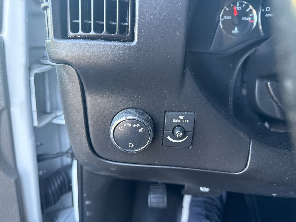 2019 Chevrolet Express Image 14