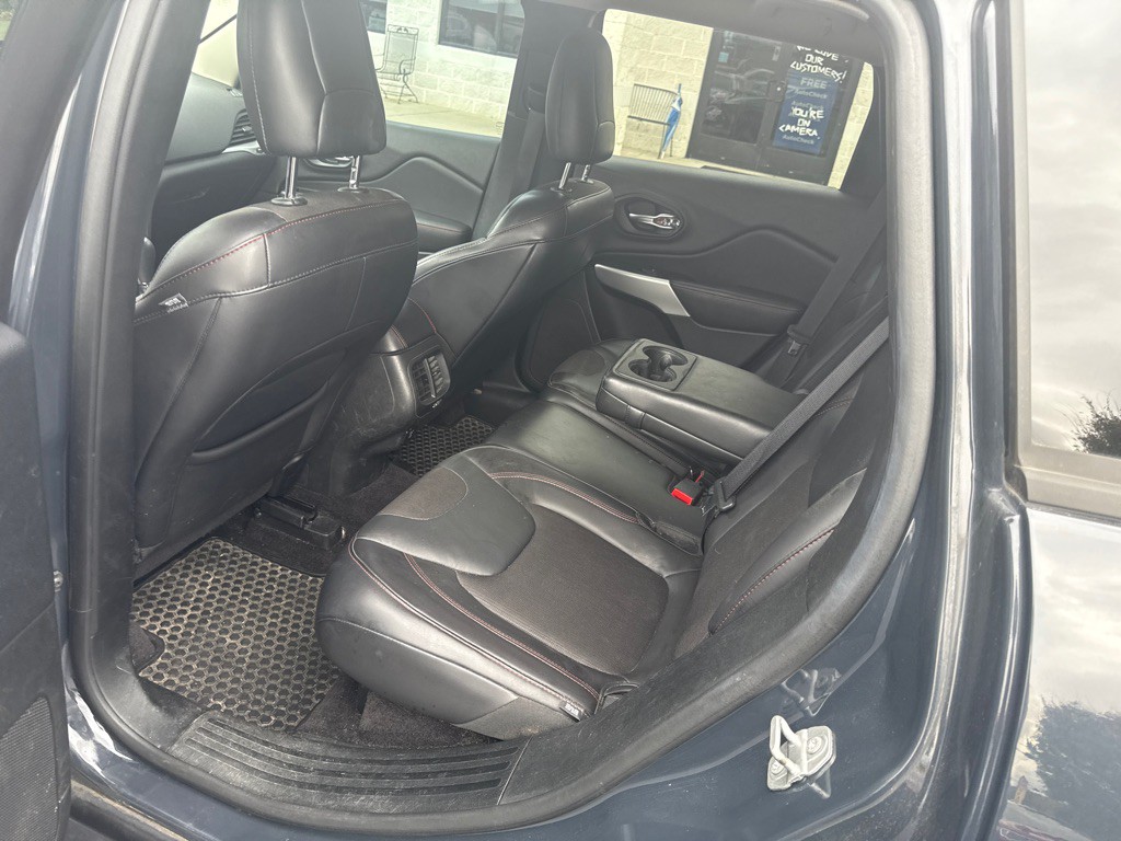 2017 Jeep Cherokee Image 8