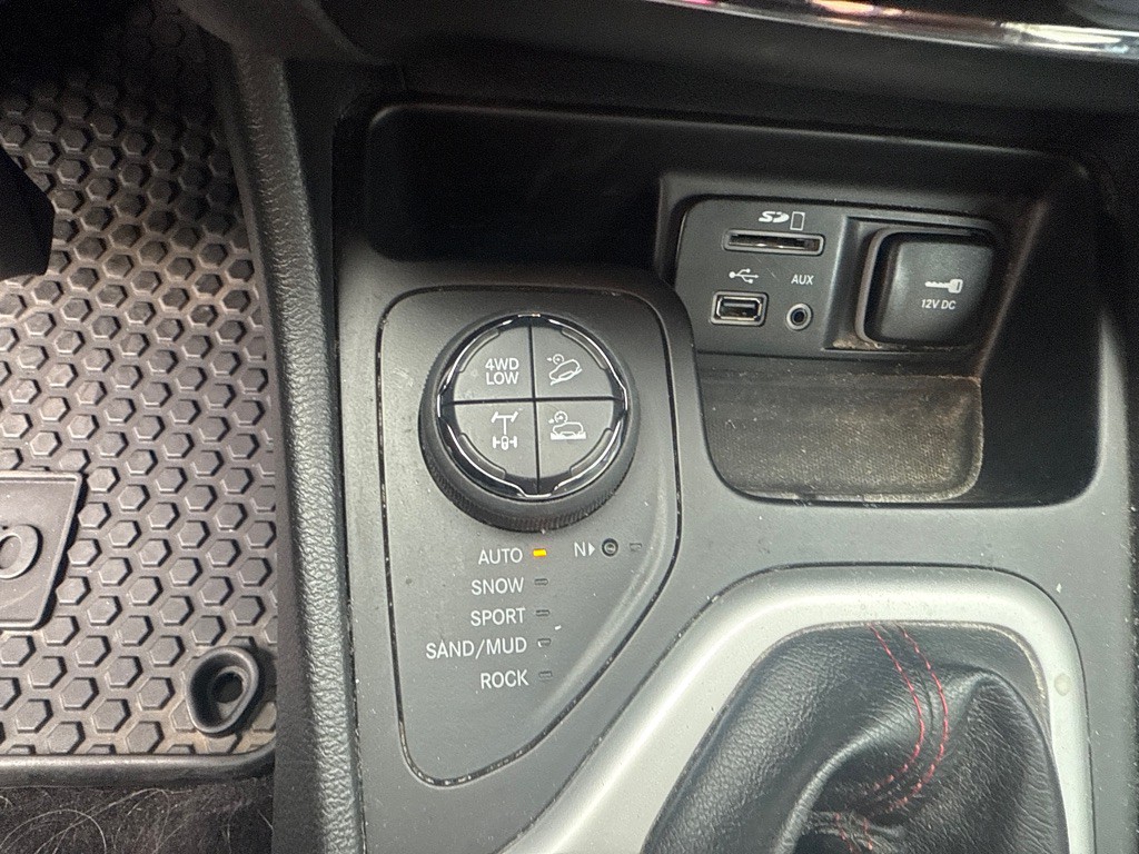 2017 Jeep Cherokee Image 14
