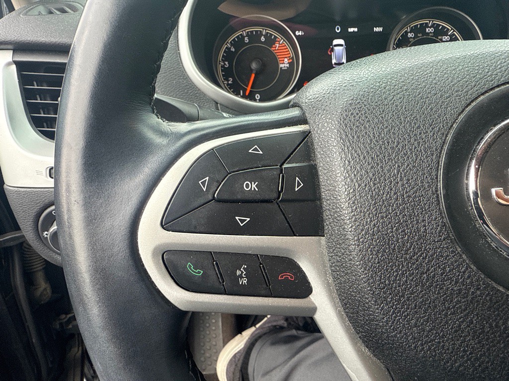 2017 Jeep Cherokee Image 16