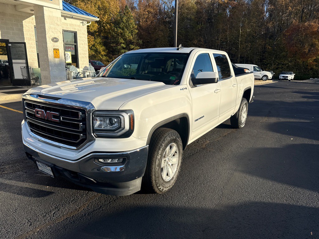 2017 GMC Sierra Image 1