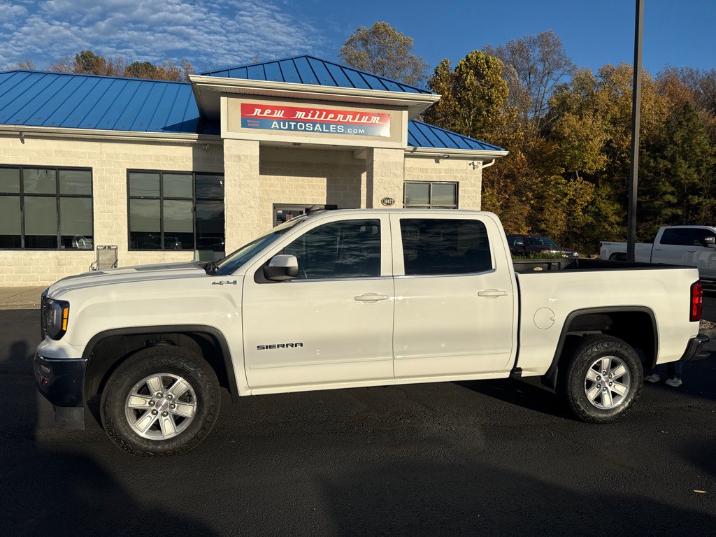 2017 GMC Sierra Image 2