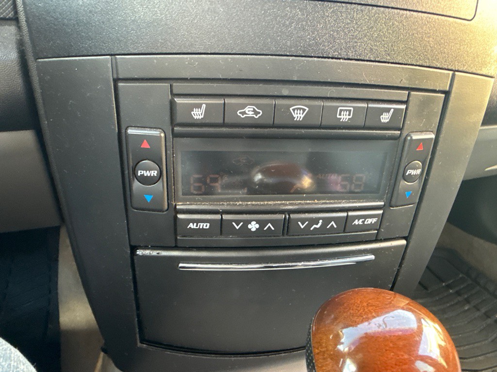 2004 Cadillac CTS Image 11