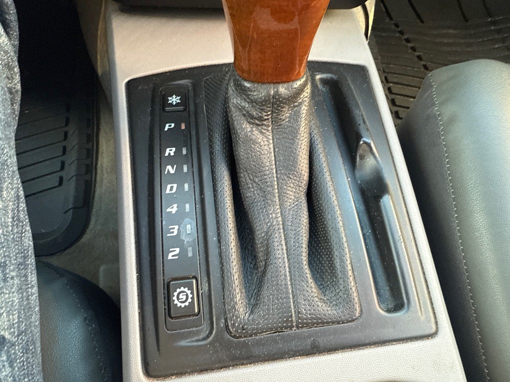 2004 Cadillac CTS Image 12