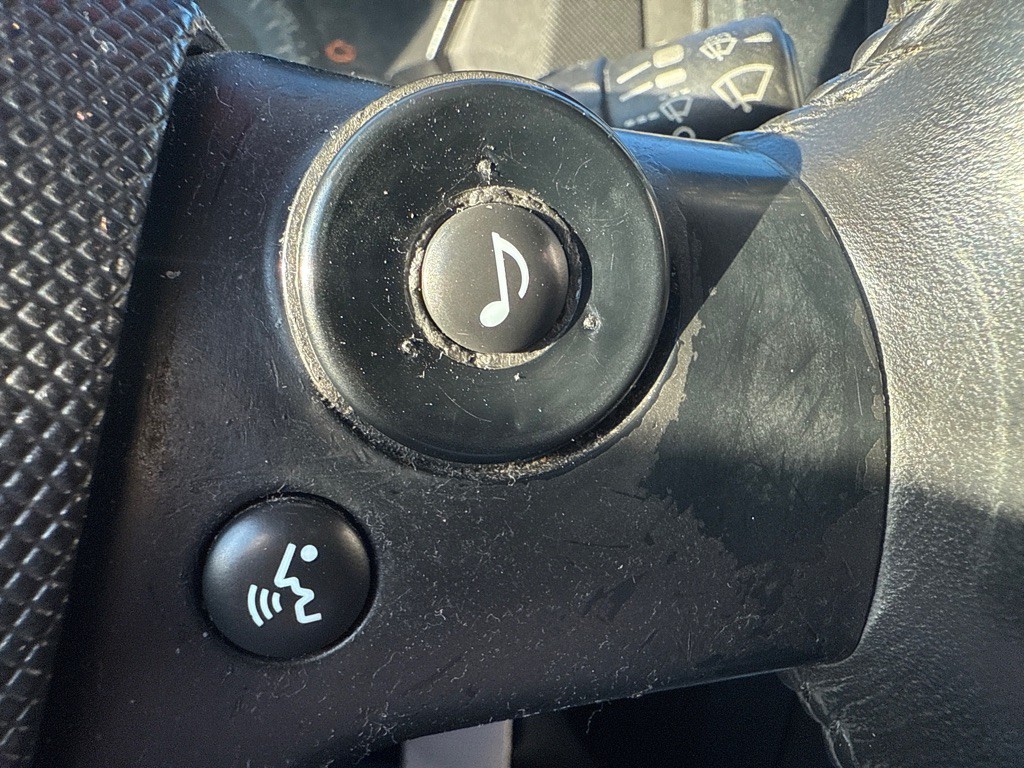 2004 Cadillac CTS Image 14