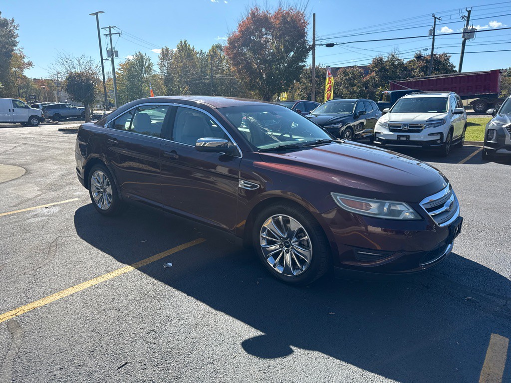 2010 Ford Taurus Image 3
