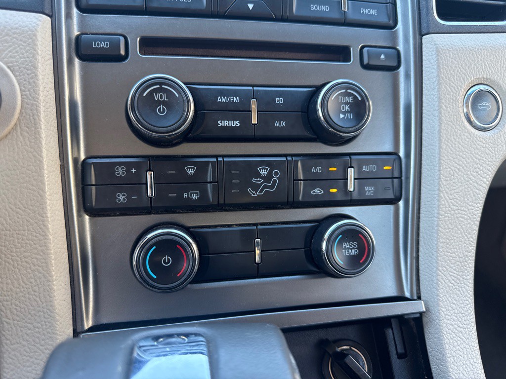 2010 Ford Taurus Image 9